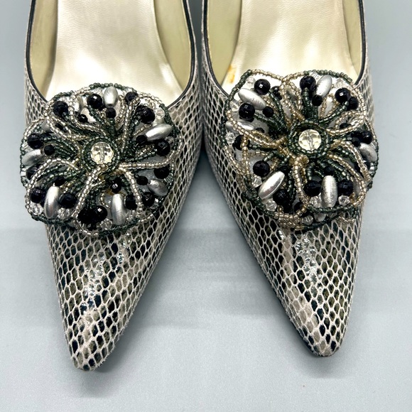J Renee Bettina Faux Snake Skin Black White Jewel Size 7.5 , 3” heels